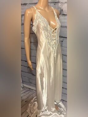 Vintage 1997 Victoria’s Secret GORGEOUS Satin Maxi Lace Lingerie